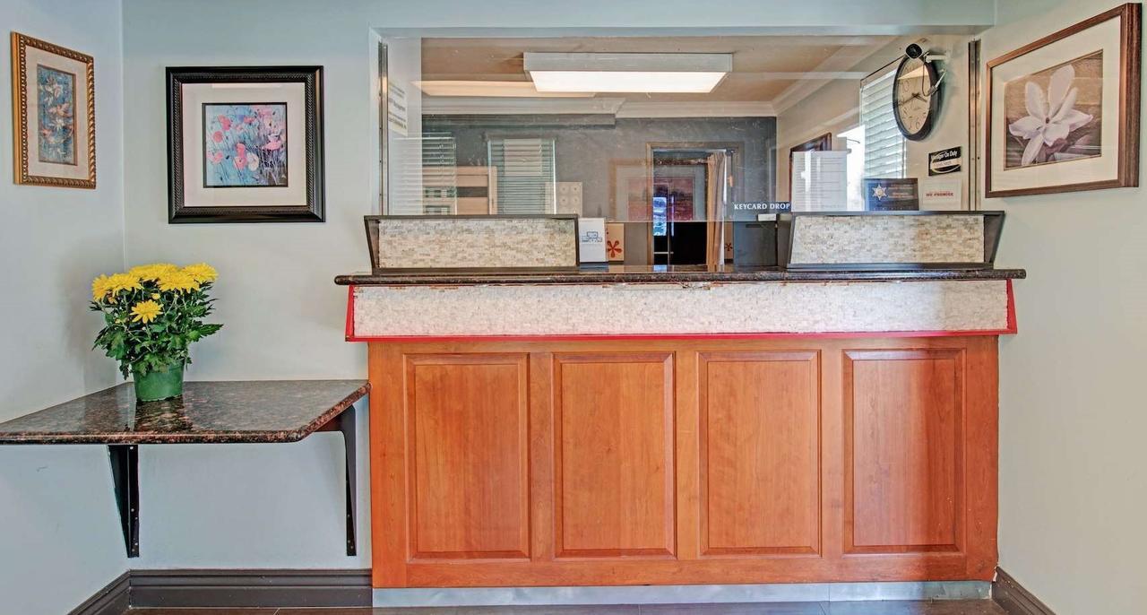 Super 8 By Wyndham Sacramento/Florin Rd Freeport Exterior foto